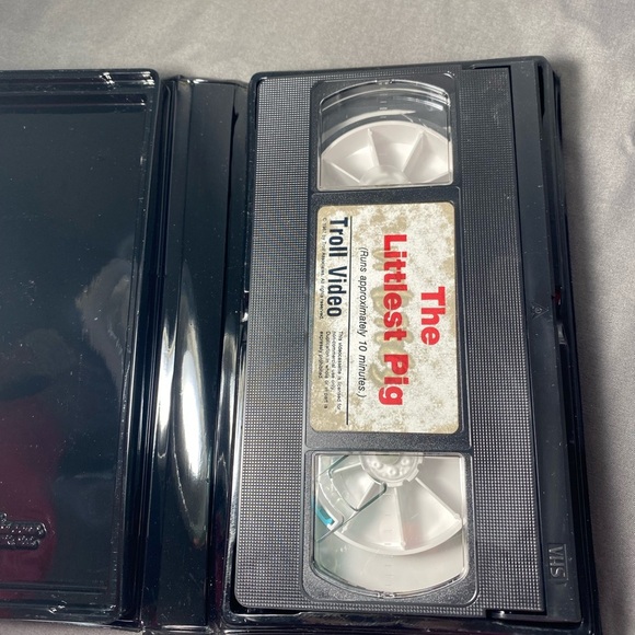 'The Littlest Pig' VHS and Book Set - Picture 5 of 8